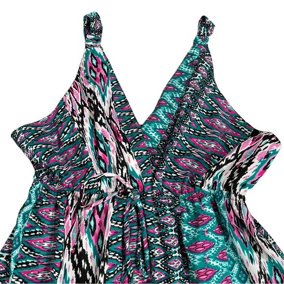 FasionFuse size medium sleeveless vneck tribal design mini dress elastic back - Picture 2 of 9